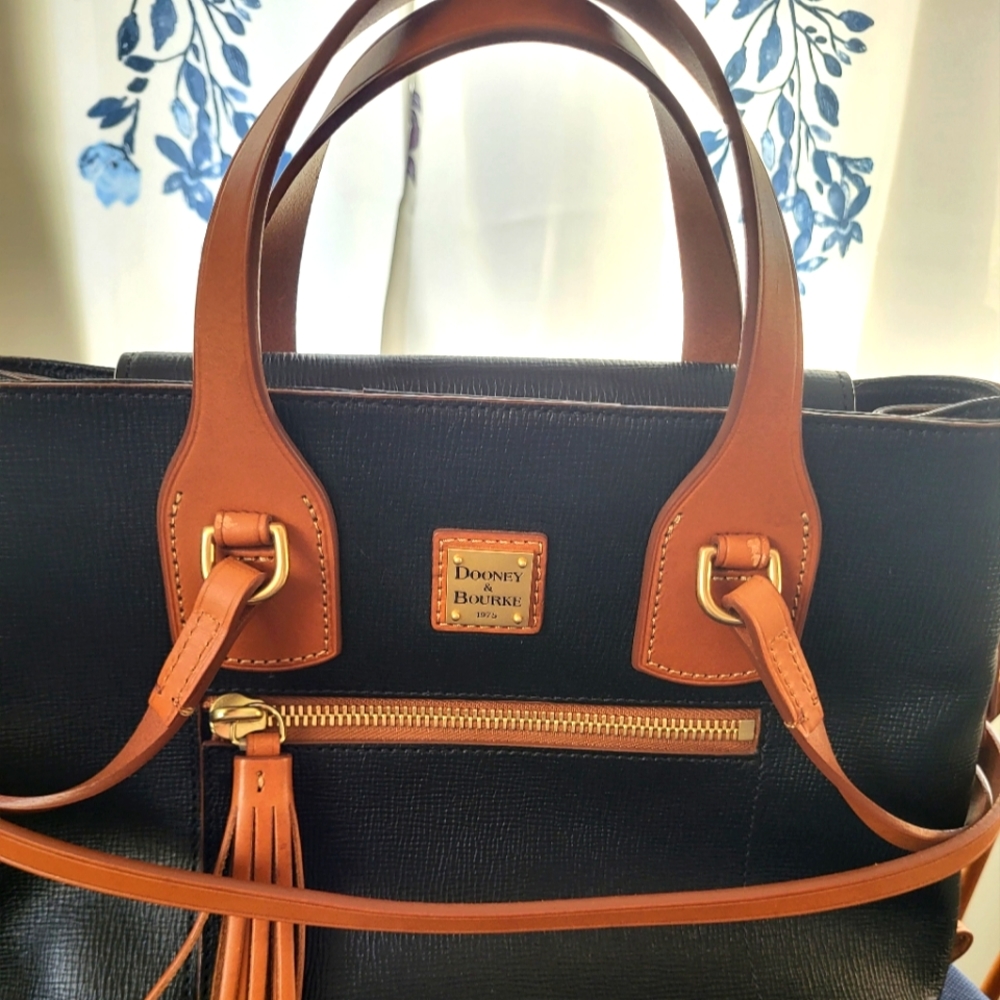 Dooney & Bourke Handbag